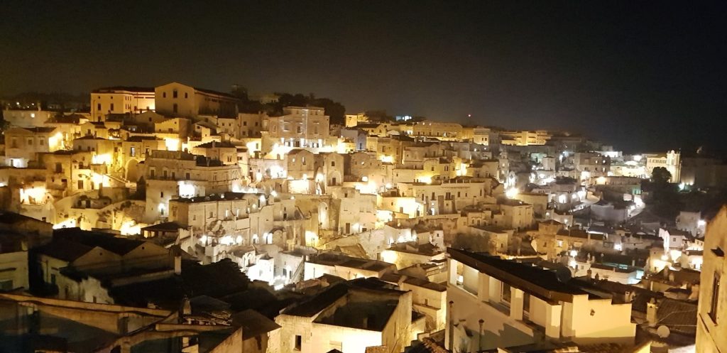 matera-la-città-dei-sassi