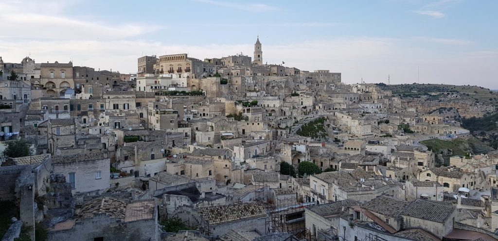 matera-la-città-dei-sassi